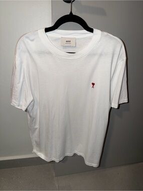 Ami White Short Sleeve Tee with Small Red Heart Motif
